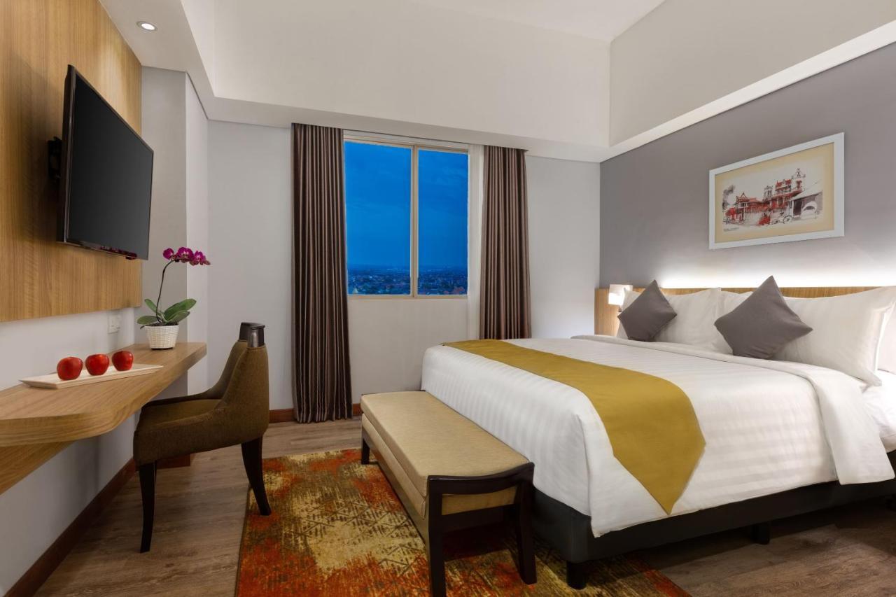 ASTON Inn Gresik Exterior foto